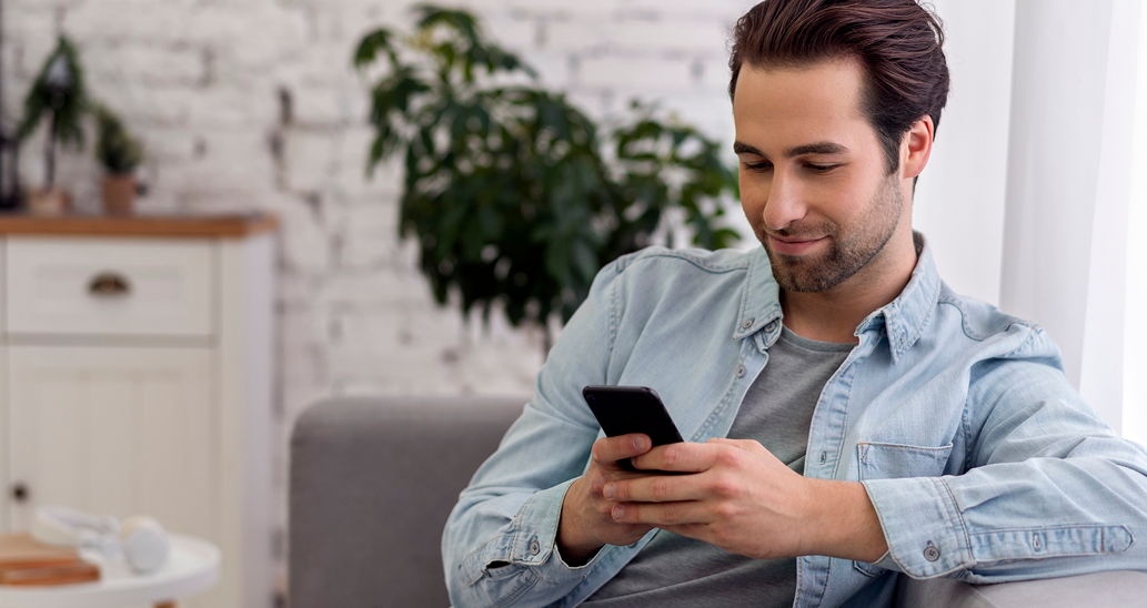 men_chatting